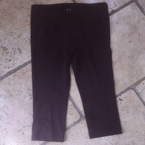 Under armour  XL Eggplant color New Capris